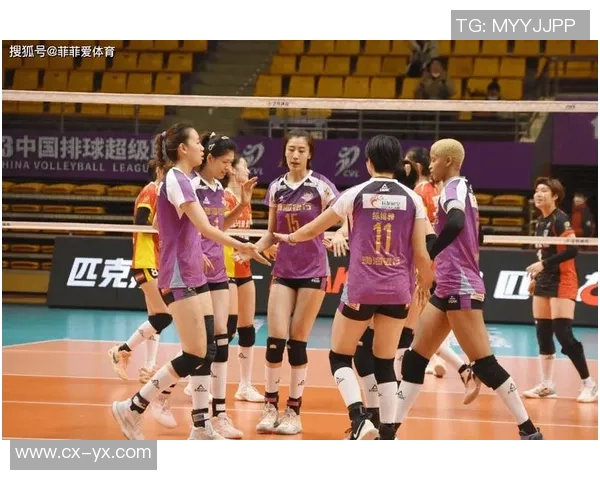 上海排球队以51分领跑精英赛积分榜展现强劲实力 上海排球队以51分领跑精英赛积分榜展现强劲实力