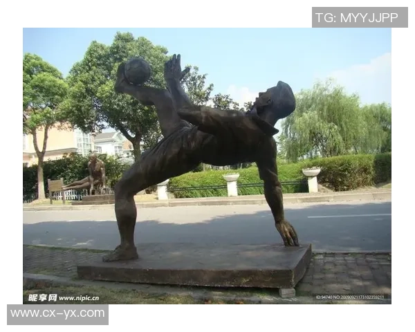 义乌足球明星雕像批发市场热销各类球星雕像一站式采购服务