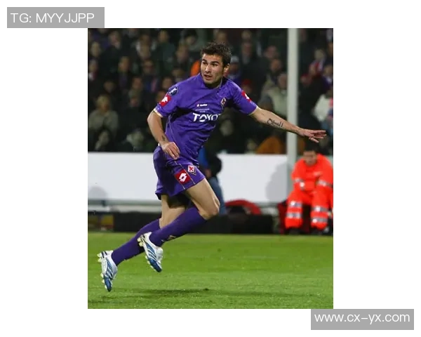 李明才足球之路:从青涩少年到职业球员的成长故事 李明才足球之路:从青涩少年到职业球员的成长故事