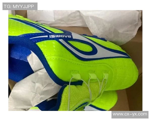 穿带铁钉的足球鞋参加比赛是否真的最佳选择探讨 穿带铁钉的足球鞋参加比赛是否真的最佳选择探讨