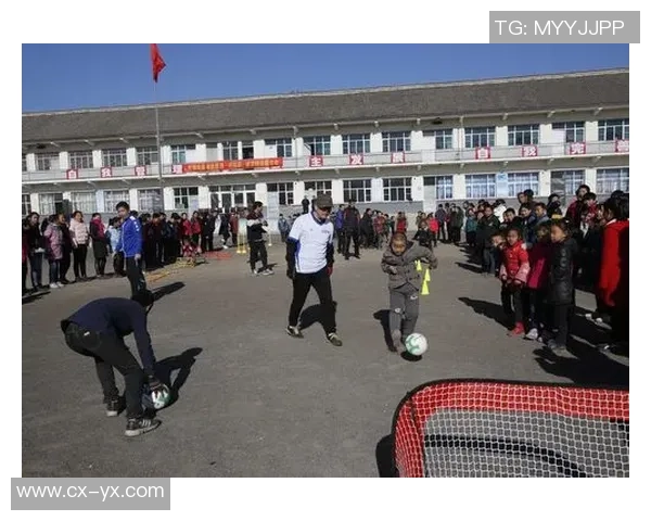 足球兄弟童装引领时尚潮流让孩子们在运动中绽放活力与自信