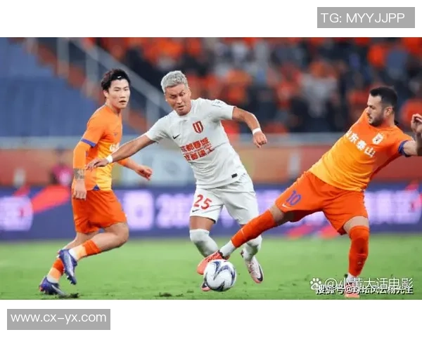 精彩足球比赛瞬间回顾与经典战术解析让我们一起感受绿茵场上的激情与荣耀